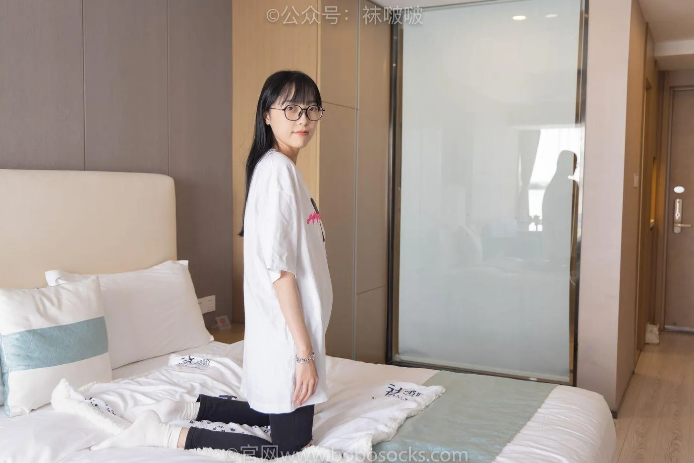 [BoBoSocks袜啵啵]NO.055 稚予-斯凯奇运动鞋、白棉袜、黑棉袜 [139P]插图9